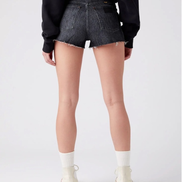 Wrangler Frayed Hem Festival Stretch Short - Picture 9 of 9